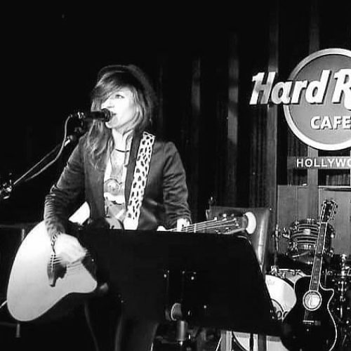 Maria Olivero live at Hard Rock Café